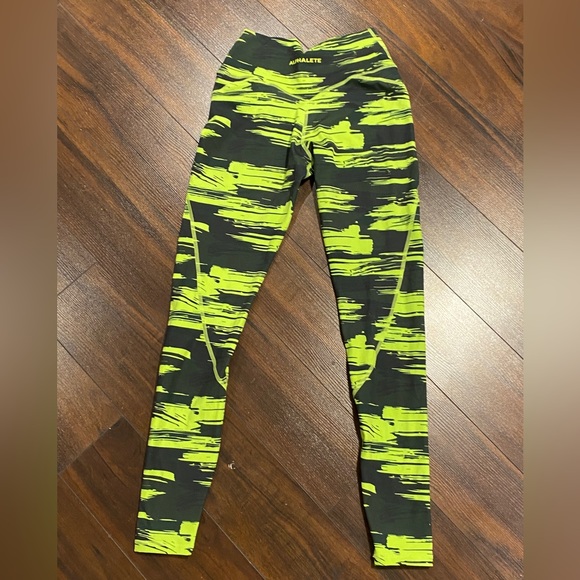 Alphalete Surface Matching Set - Picture 5 of 6